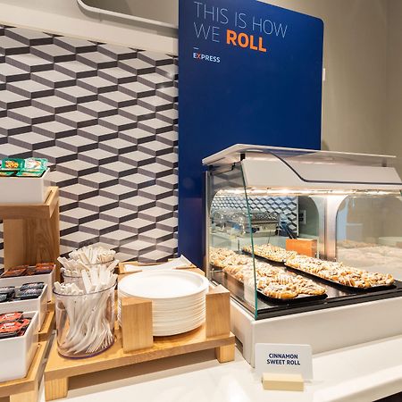Holiday Inn Express Fullerton-Anaheim By Ihg Ngoại thất bức ảnh