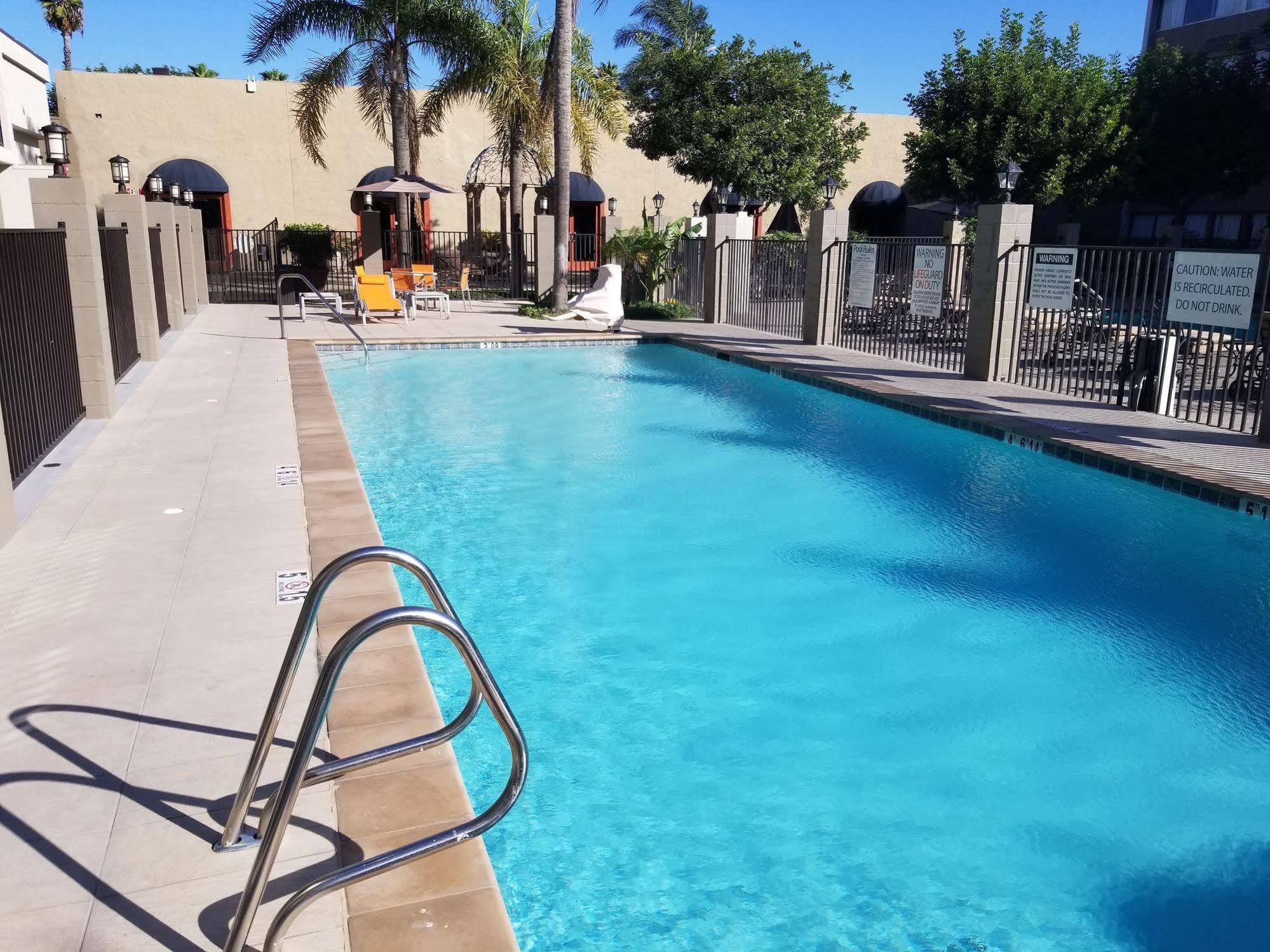 Holiday Inn Express Fullerton-Anaheim By Ihg Ngoại thất bức ảnh